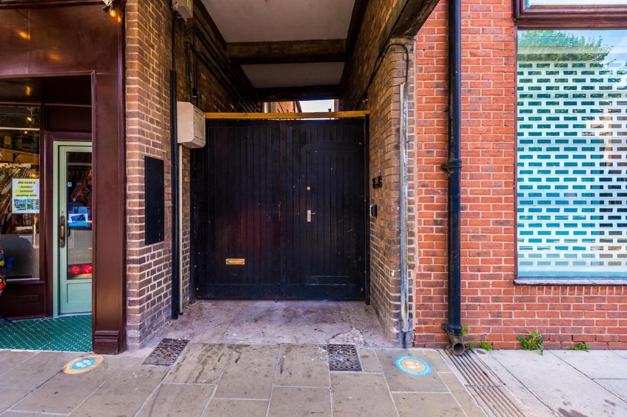 Stylish Chester City Centre Apartment By 53 Degrees Property, Ideal For Couples & Business Professionals - Sleeps 4 Buitenkant foto